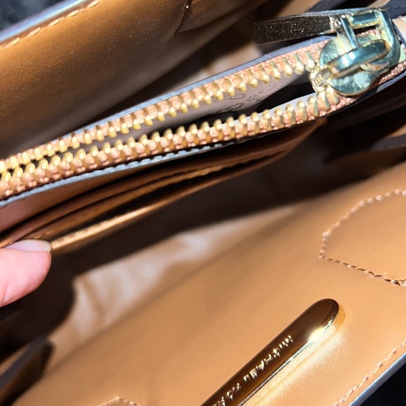 Michael Kors mini purse - Picture 7 of 8